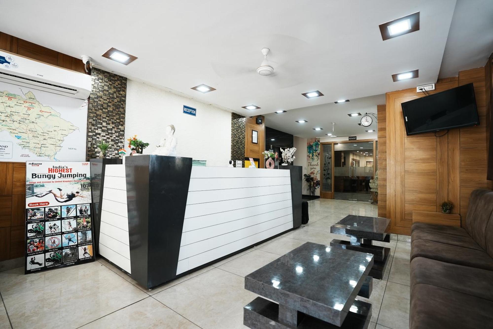 רישיקש Hotel The 7 Seas מראה חיצוני תמונה