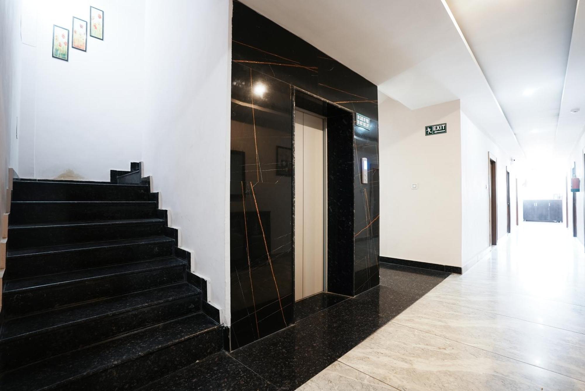 רישיקש Hotel The 7 Seas מראה חיצוני תמונה
