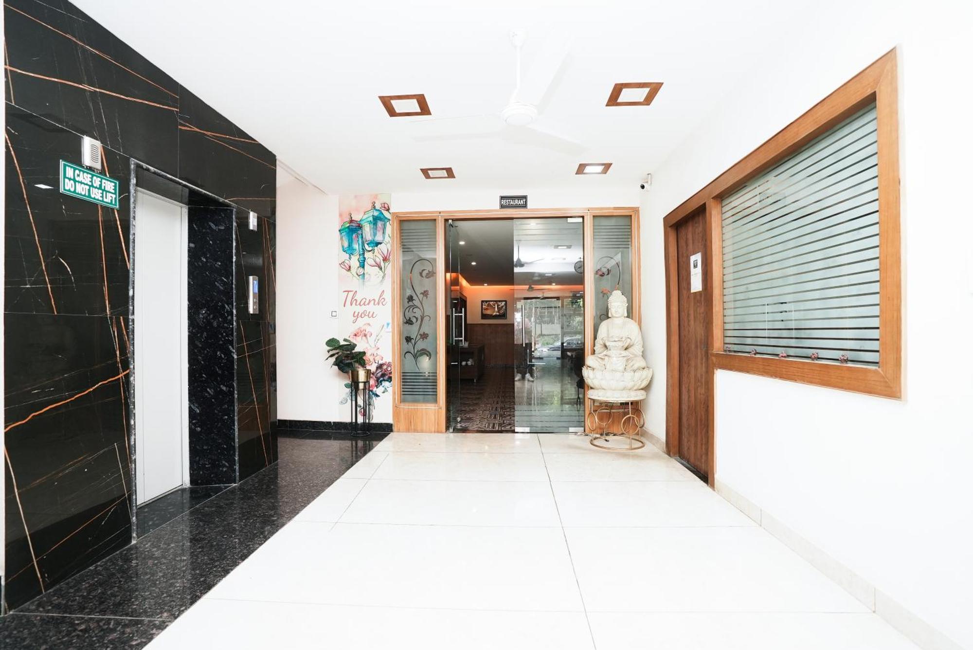 רישיקש Hotel The 7 Seas מראה חיצוני תמונה