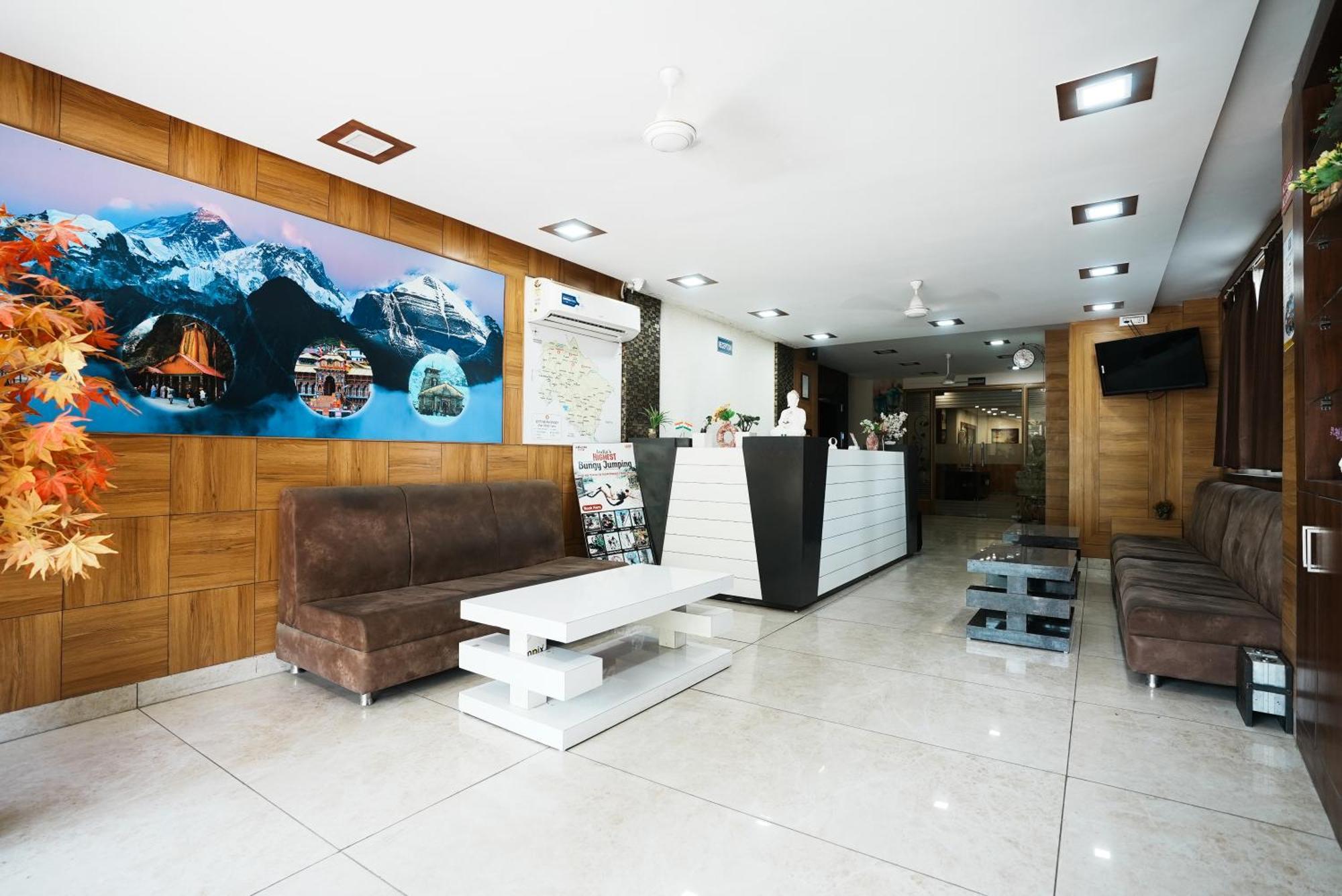 רישיקש Hotel The 7 Seas מראה חיצוני תמונה