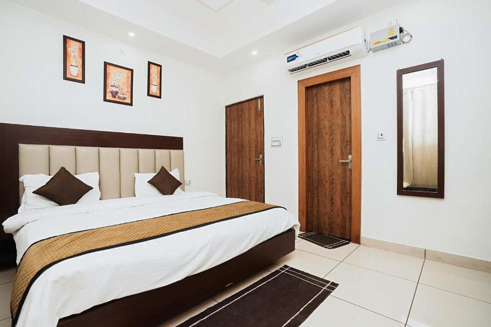 רישיקש Hotel The 7 Seas מראה חיצוני תמונה