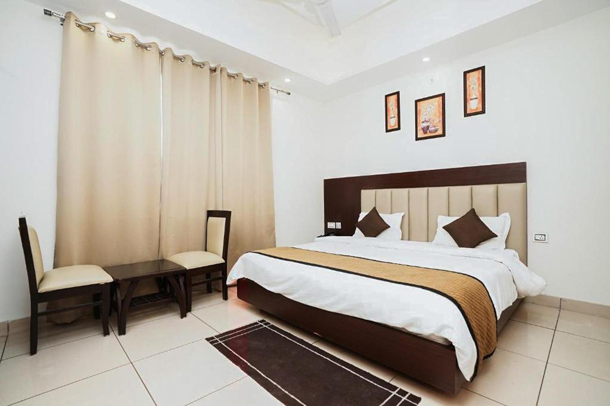רישיקש Hotel The 7 Seas מראה חיצוני תמונה